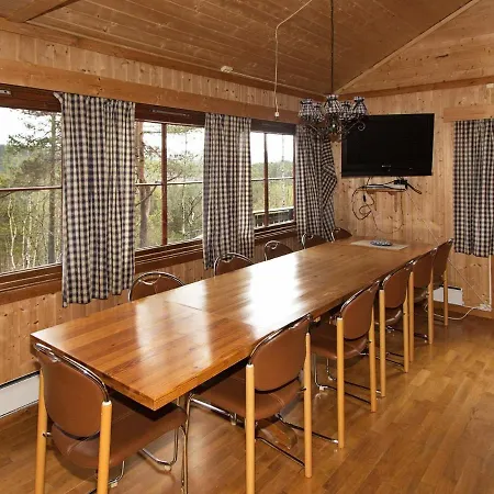 Three-bedroom Holiday In Aseral 10 Holiday home