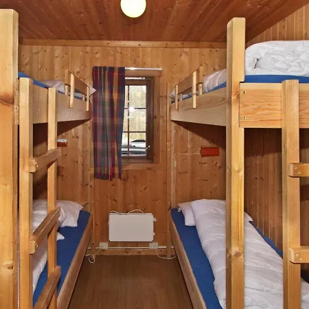 Three-bedroom Holiday In Aseral 10